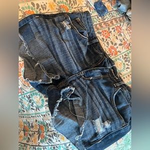 Abercrombie and Fitch cut off Jean shorts 4